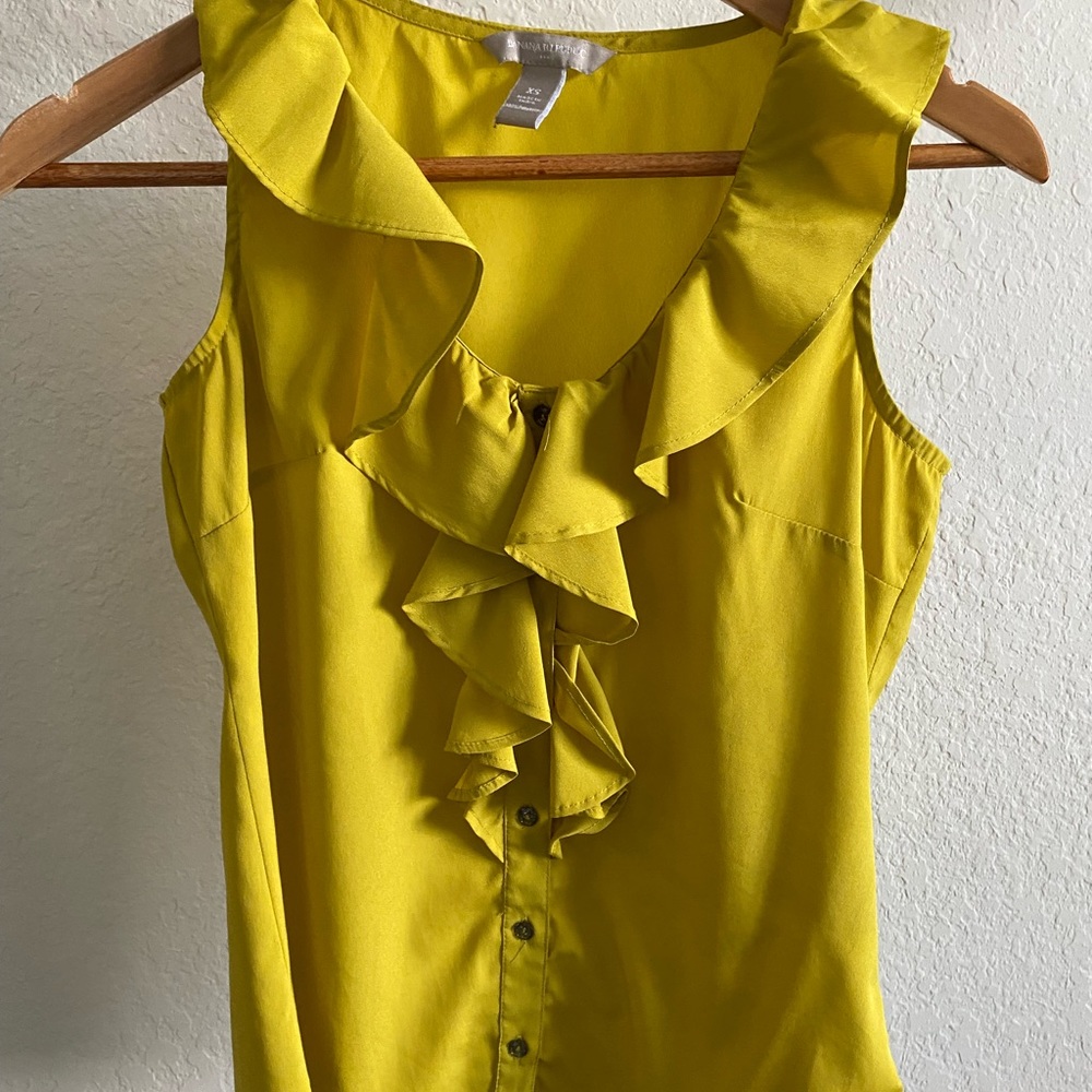 Banana Republic sleeveless blouse XS